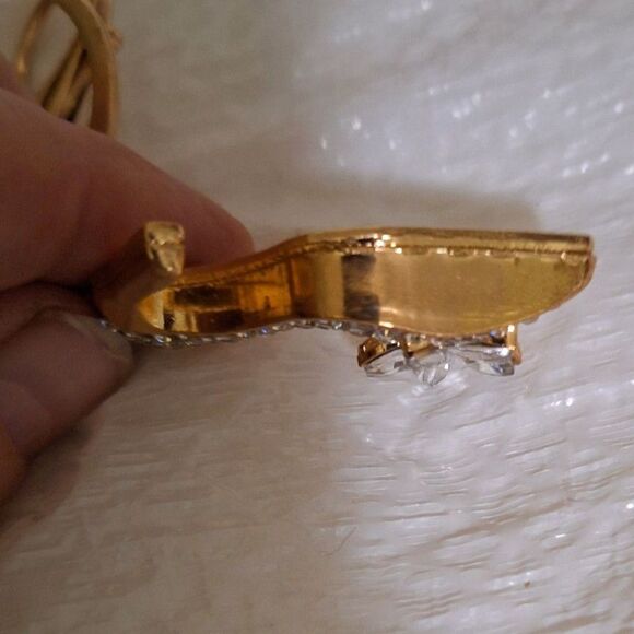 A Women's Keychain Bag Charm Rhinestone High Heeled Pump Shoe Gold Tone. - Picture 8 of 10